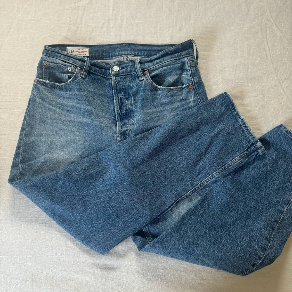 Classic GAP Women’s Cheeky Straight High Rise Blue Jeans